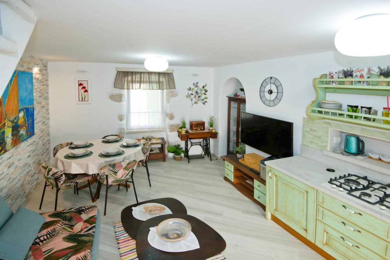 Apartment Sanjin With Sea View 바슈카 외부 사진